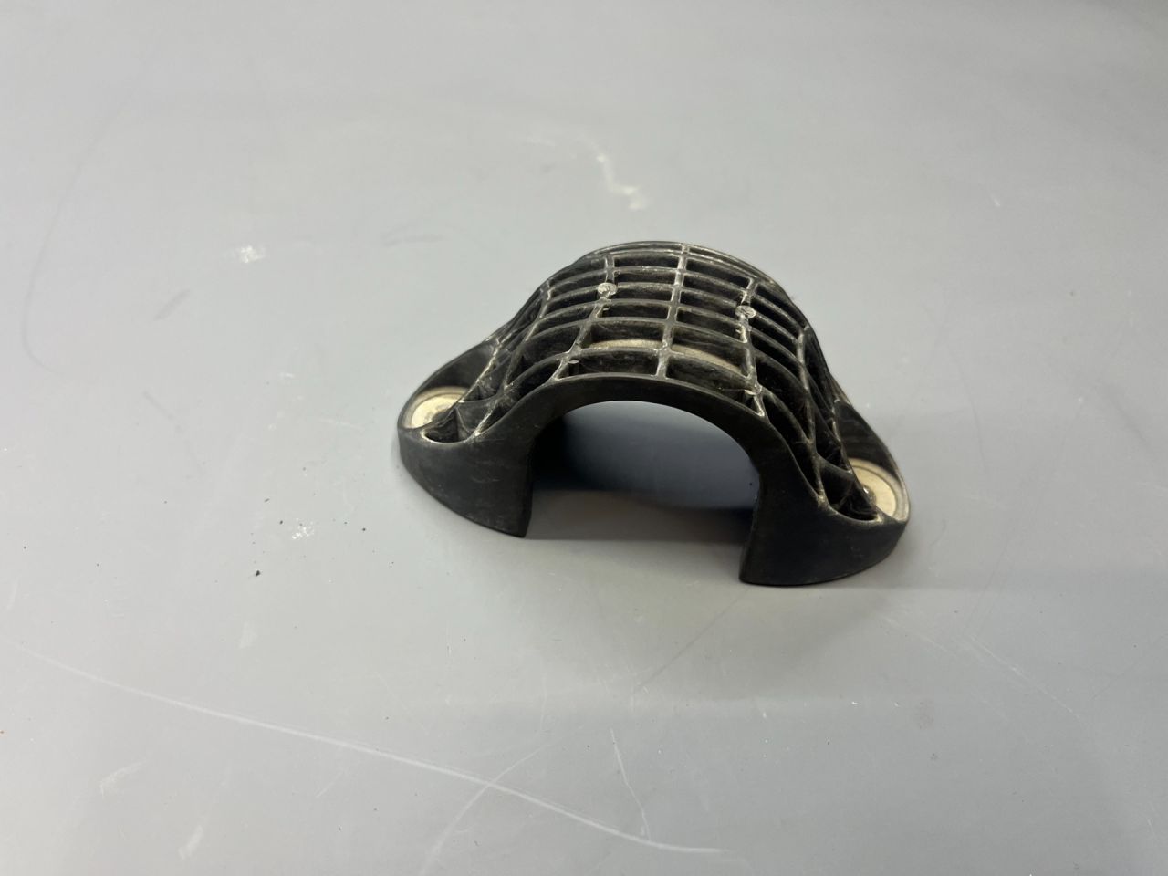 крепление стабилизатора / втулки стабилизатора Mini Countryman 2 поколение F60 2017, 1.5 л., B36 A15 A, бензин, АКПП, c2m, хетчбэк 5 дв., передний привод, 33506861149, 6861149 - фото №1