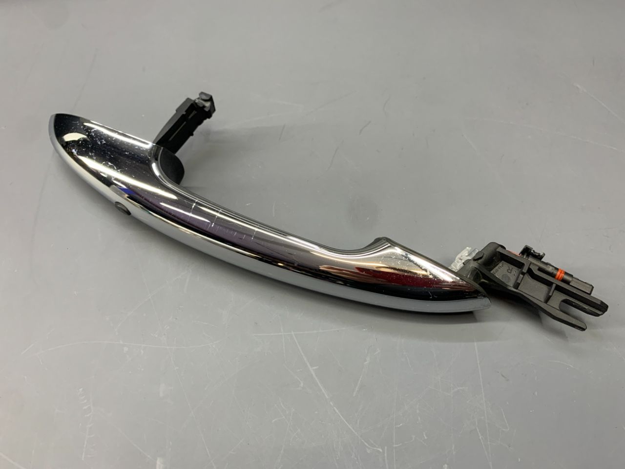 ручка наружная Mini Countryman 2 поколение F60 2017, 1.5 л., B36 A15 A, бензин, АКПП, c2m, хетчбэк 5 дв., передний привод, 51217327344, 7327344 - фото №1