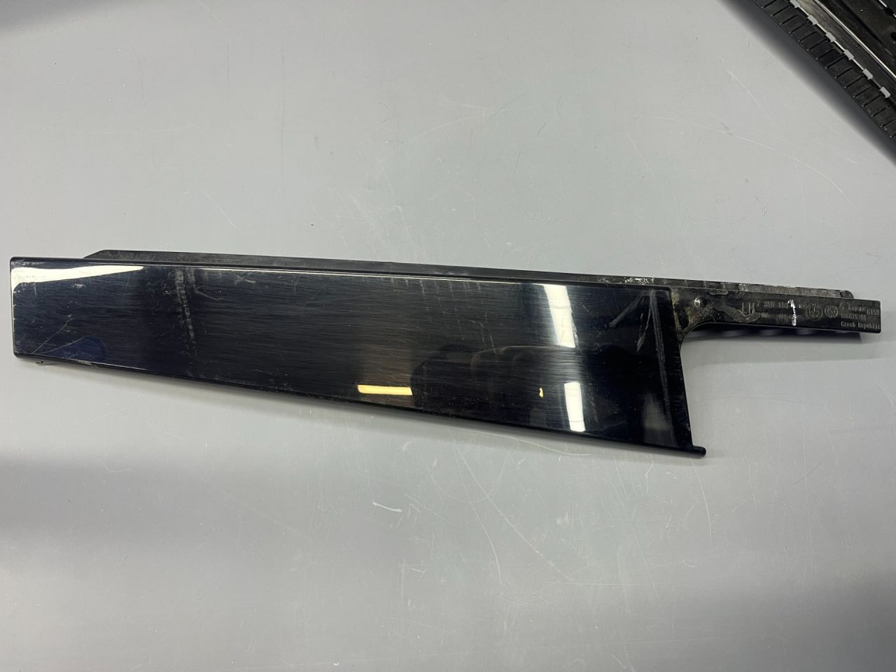 молдинг двери задней левой Mini Countryman 2 поколение F60 2017, 1.5 л., B36 A15 A, бензин, АКПП, c2m, хетчбэк 5 дв., передний привод, 51357390183, 7390183 - фото №1