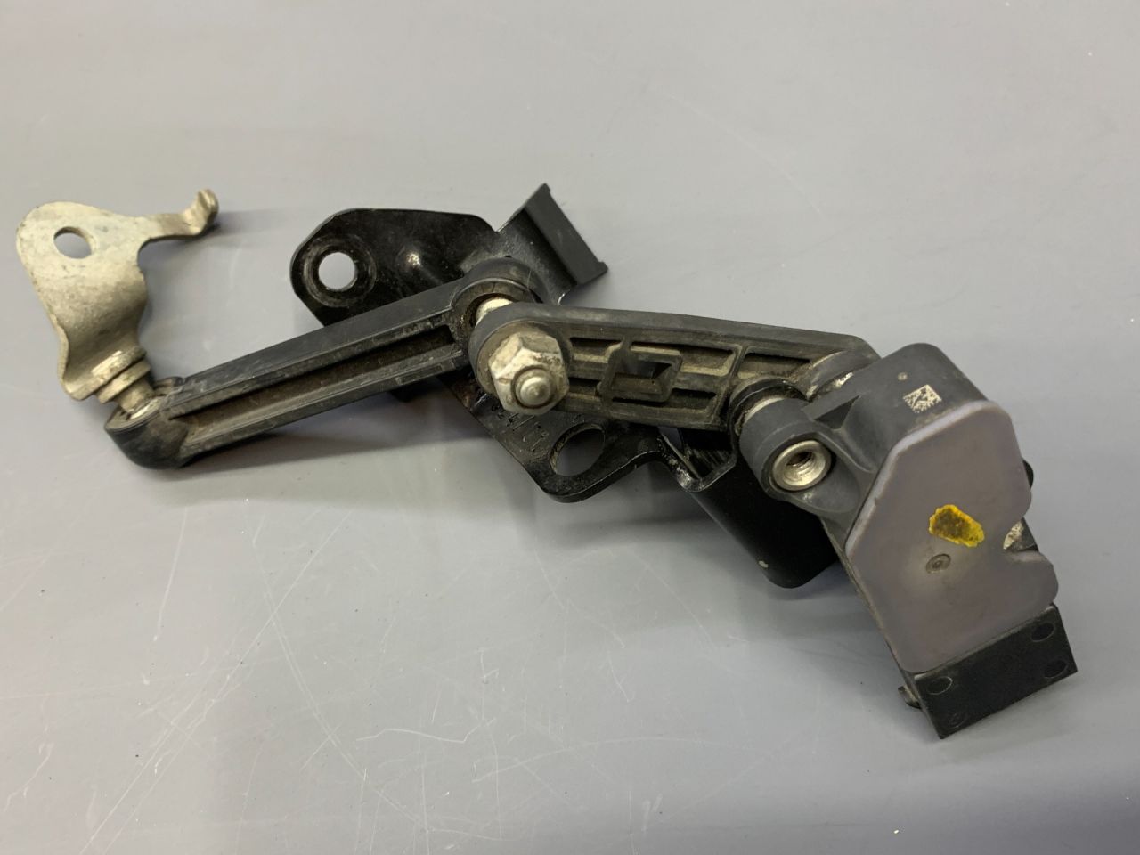 датчик дорожного просвета передний Mini Countryman 2 поколение F60 2017, 1.5 л., B36 A15 A, бензин, АКПП, c2m, хетчбэк 5 дв., передний привод, 37146870200, 6870200, 37146867646, 6867646, 37146853747, 6853747, 37146872824, 6872824, 37146854697, 6854697 - фото №1