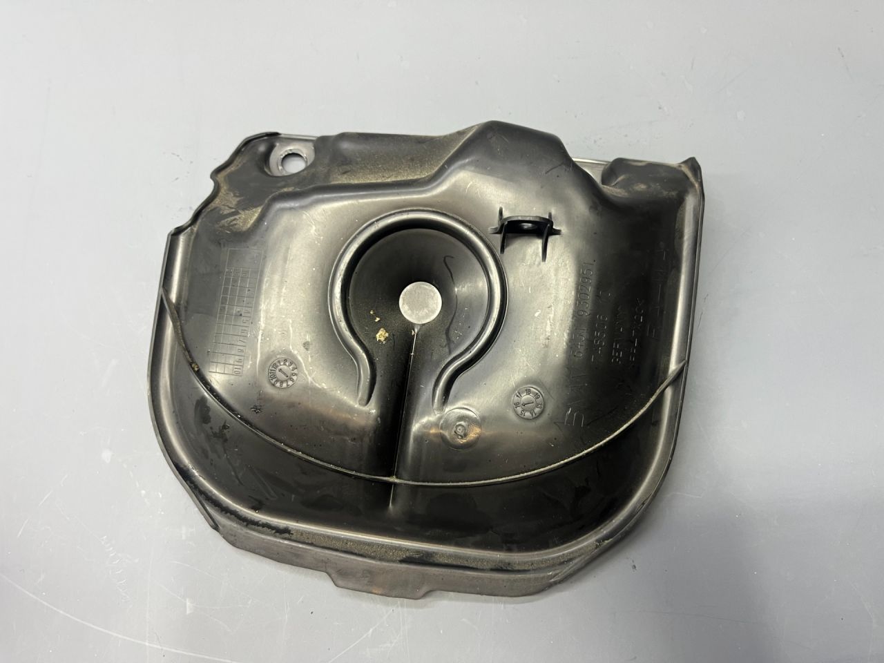 подкапотный пластик Mini Countryman 2 поколение F60 2017, 1.5 л., B36 A15 A, бензин, АКПП, c2m, хетчбэк 5 дв., передний привод, 64316824632, 6824632, 64319302950, 9302950, 64319302951, 9302951 - фото №1