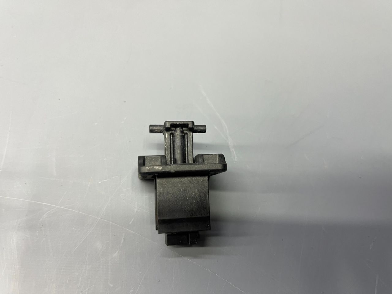 кронштейн радиатора Mini Countryman 2 поколение F60 2017, 1.5 л., B36 A15 A, бензин, АКПП, c2m, хетчбэк 5 дв., передний привод, 17118668715, 8668715 - фото №1