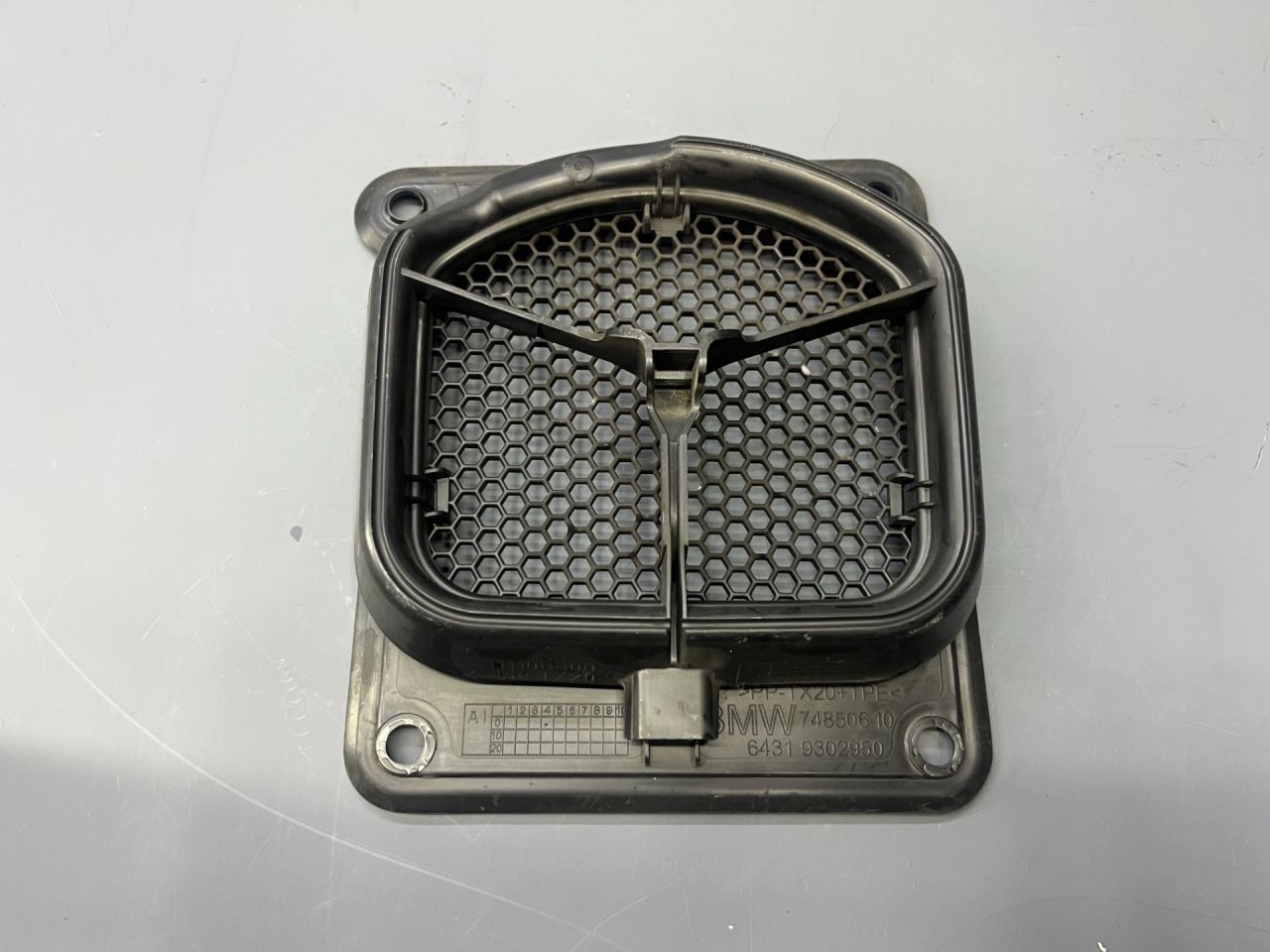 подкапотный пластик Mini Countryman 2 поколение F60 2017, 1.5 л., B36 A15 A, бензин, АКПП, c2m, хетчбэк 5 дв., передний привод, 64316824632, 6824632, 64319302950, 9302950 - фото №1