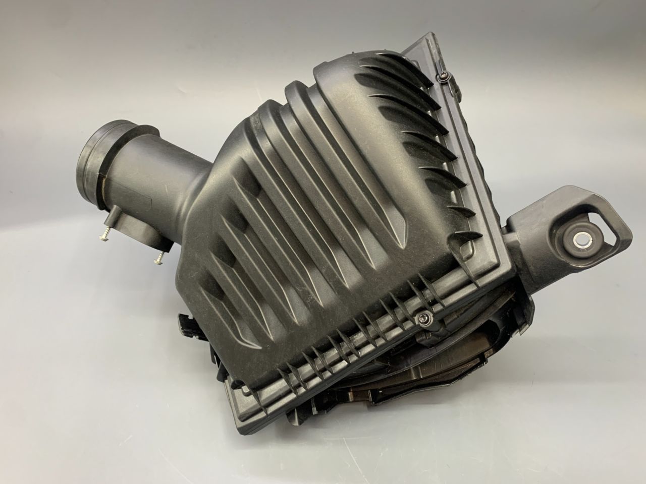 корпус воздушного фильтра Mini Countryman 2 поколение F60 2017, 1.5 л., B36 A15 A, бензин, АКПП, c2m, хетчбэк 5 дв., передний привод, 13717639749, 7639749 - фото №1