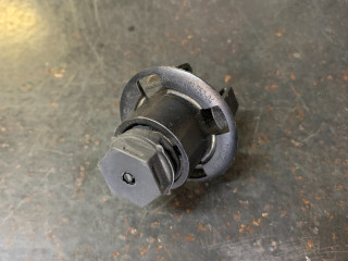 отбойник капота Mini Cooper S 3 поколение [2-й рестайлинг] F56 2023, 2.0 л., бензин, робот, зеленый, хетчбэк 3 дв., 51767183752, 7183752, 51767348121, 7348121