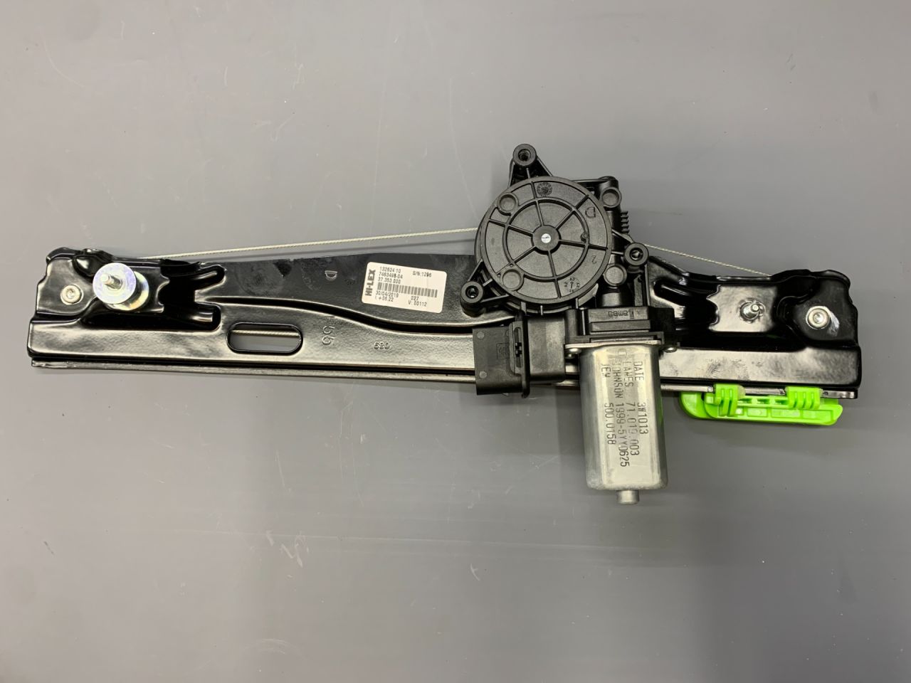 стеклоподъемник задний правый Mini Cooper 3 поколение F55 2016, 67627354889, 7354889, 51357490208, 7490208, 7463498 - фото №1