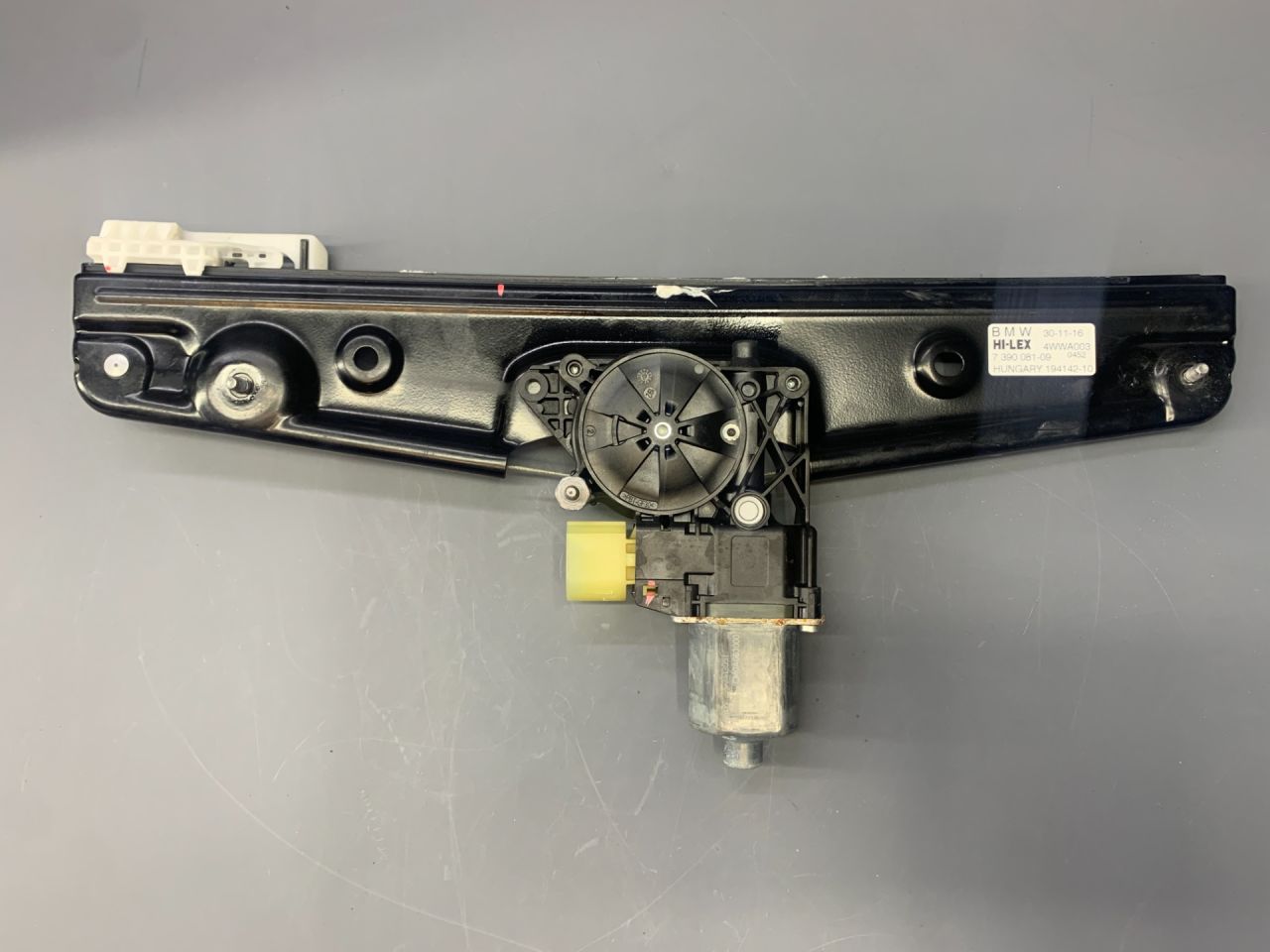 стеклоподъемник задний левый Mini Countryman 2 поколение F60 2017, 1.5 л., B36 A15 A, бензин, АКПП, c2m, хетчбэк 5 дв., передний привод, 67627413051, 7413051, 51357390243, 7390243, 7390081 - фото №1