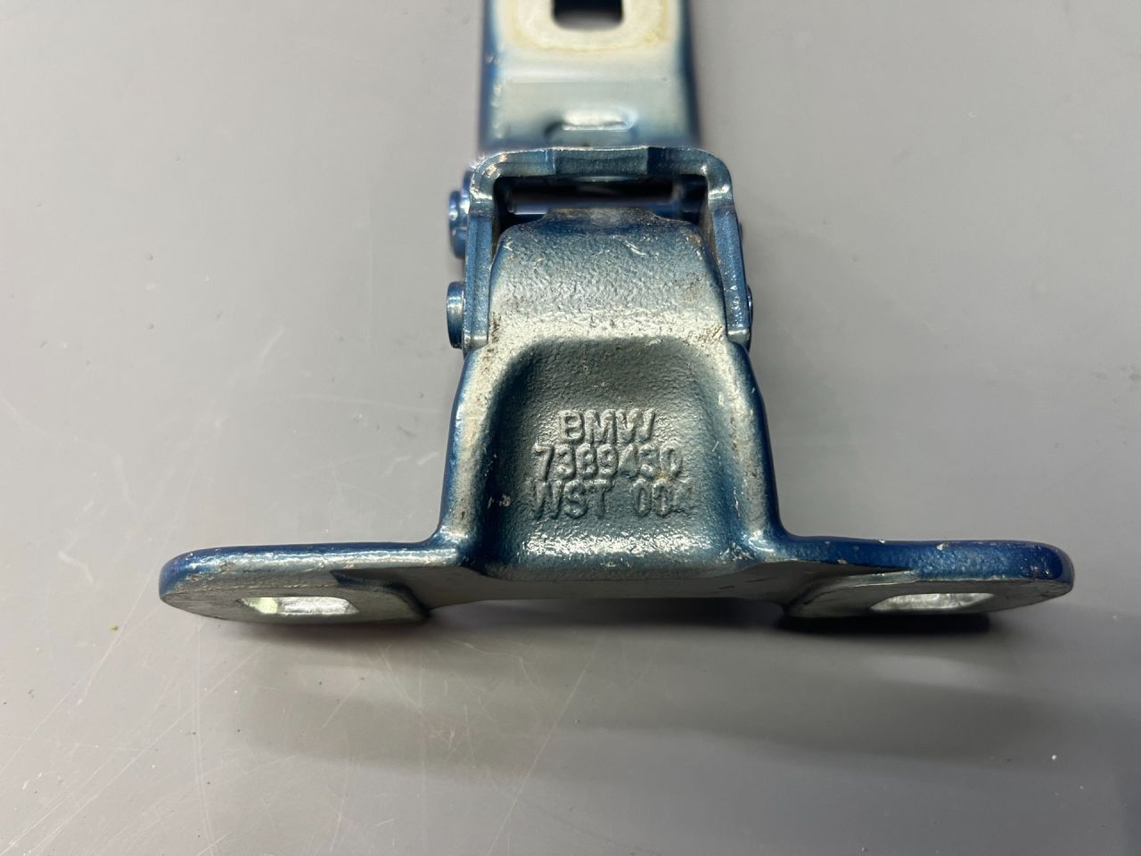 петля крышки багажника Mini Countryman 2 поколение F60 2017, 1.5 л., B36 A15 A, бензин, АКПП, c2m, хетчбэк 5 дв., передний привод, 41007389406, 7389406, 7389430 - фото №1