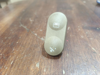 кнопка открывания люка Opel Vectra A (1988 - 1995), 2.0 л., бензин, МКПП, 90313608