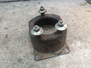 крепление запаски Chevrolet Niva 1 поколение 2008, 1.7 л., бензин, МКПП