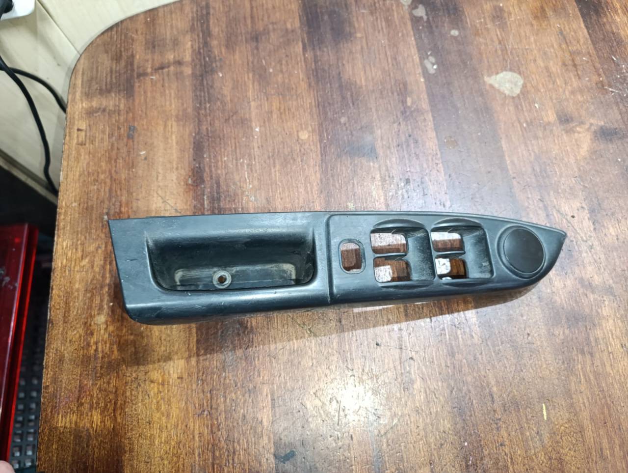 накладка двери (крышки) багажника Hyundai Getz 1 поколение TB 2005, 1.3 л., G4EA, бензин, МКПП, хетчбэк 5 дв., 935701C110 - фото №1