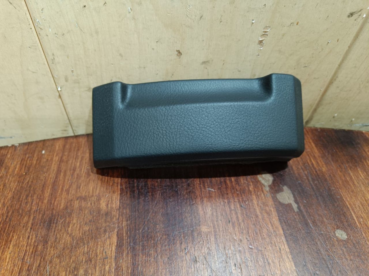 накладка на торпедо (консоль) Land Rover Discovery 3 поколение 2006, 4.4 л., бензин, АКПП, внедорожник 5 дв., FBF500250, FBF500250XXX - фото №1