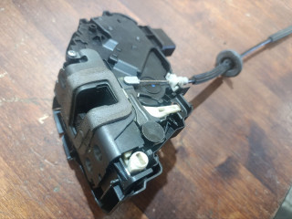 замок двери задней правой Land Rover Discovery 3 поколение 2006, 4.4 л., бензин, АКПП, внедорожник 5 дв., 924020200