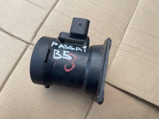 расходомер воздуха Volkswagen Passat B5 (1996 - 2001), 1.8 л., бензин, МКПП, универсал, 078133471E