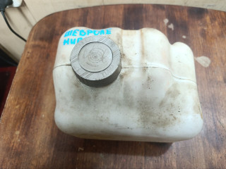 бачок омывателя Chevrolet Niva 1 поколение 2008, 1.7 л., бензин, МКПП, 2123520810