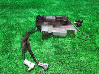 замок двери передней правой Toyota Camry XV10 1992, 2.2 л., 5S-FE, бензин, МКПП, универсал