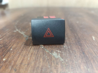 кнопка аварийной сигнализации Hyundai Elantra XD 2002, 1.6 л., G4ED, бензин, МКПП, седан