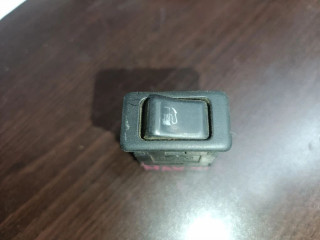 кнопка открытия лючка топливного бака Nissan Maxima A32 (1995 - 2000), 3.0 л., бензин, АКПП, седан