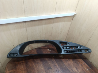 накладка на торпедо (консоль) Chevrolet Niva 1 поколение 2008, 1.7 л., бензин, МКПП, 21235325124