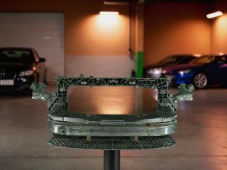 передняя панель крепления облицовки (телевизор) Kia Sportage 3 поколение 2013, 2.0 л., D4HA, дизель, МКПП, 1k-black pearl, внедорожник 5 дв., полный привод, правый руль, 641013U100