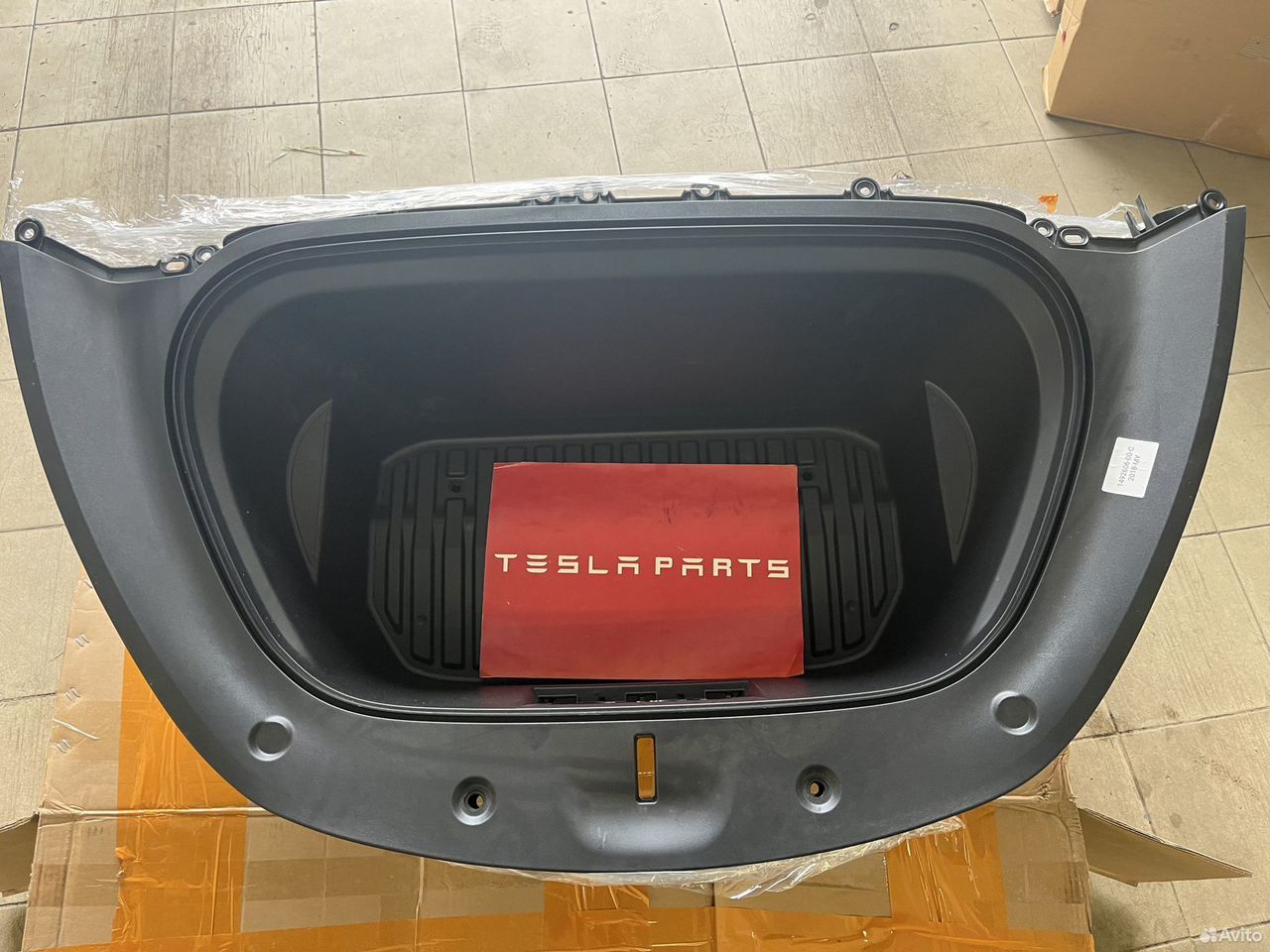 Корыто пластиковое Tesla Model Y Tesla Model Y 1 поколение 2020 - (2020 - 2025), 1492606-00-C - фото №1