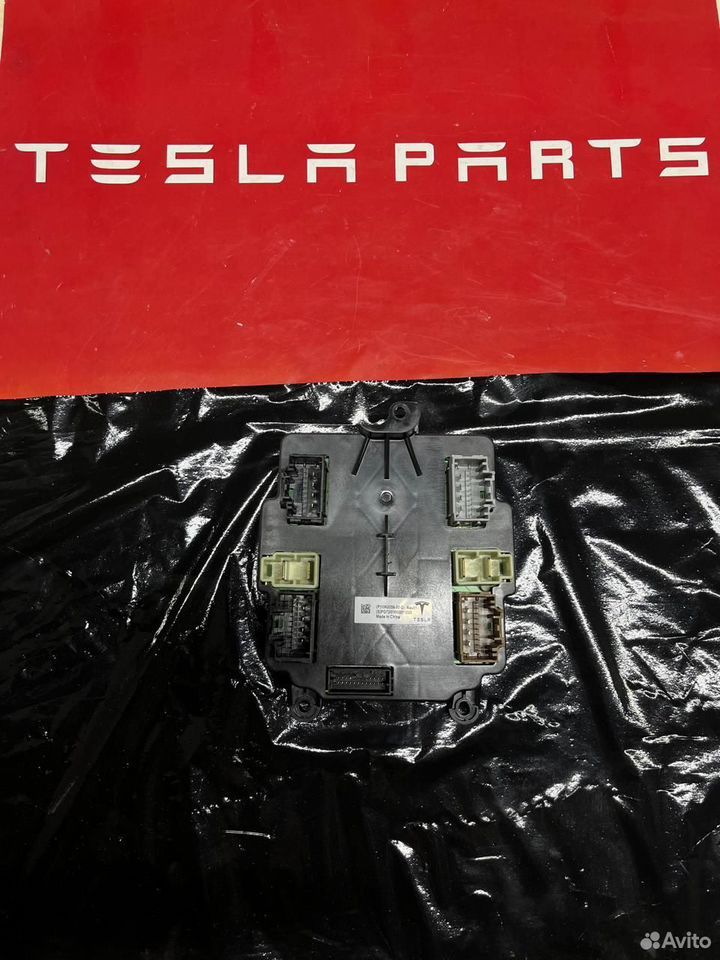 Модуль управления двери задней Tesla Model X 2020 Tesla Model X 1 поколение 2015 - 2019 (2015 - 2019), 12336 - фото №1