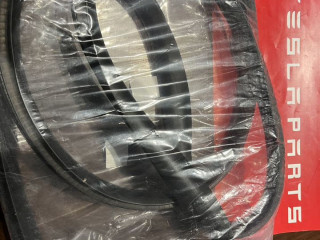 Уплотнитель задней левой двери tesla Y Tesla Model Y 1 поколение 2020 - (2020 - 2025), внедорожник 5 дв., 149767500B