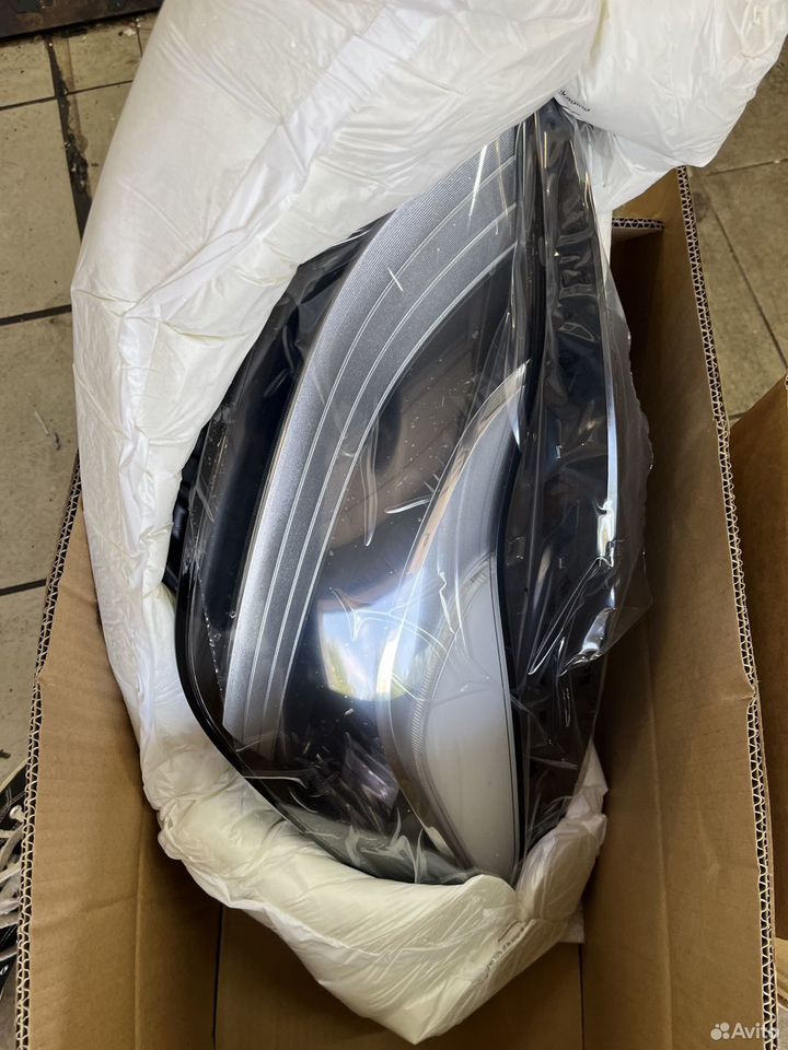 Фара левая/правая Tesla Model 3/Y Tesla Model 3 1 поколение 2017 - 2021 (2017 - 2021), 1077371-00-K - фото №1