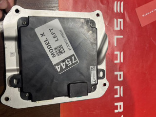 Блок управления двери передней на Tesla Model X Tesla Model X 1 поколение 2015 - 2019 (2015 - 2019), внедорожник 5 дв., 12339