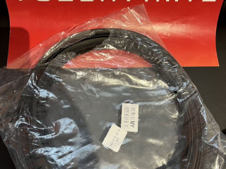 Уплотнитель молдинга дверного правый Tesla Y Tesla Model Y 1 поколение 2020 - (2020 - 2025), внедорожник 5 дв., 1497678-00-B