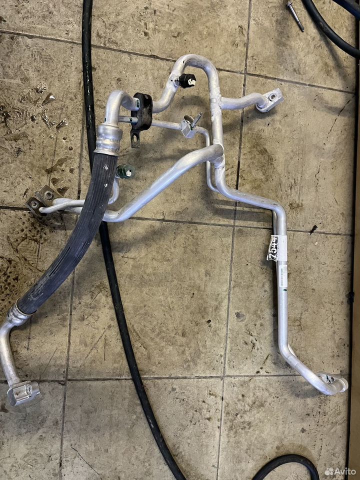 Трубка кондиционера Tesla Model X Tesla Model X 1 поколение 2015 - 2019 (2015 - 2019), внедорожник 5 дв., 12315 - фото №1