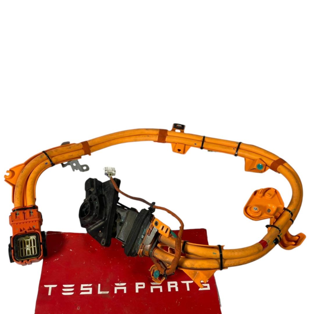 порт зарядный Tesla Model 3 1 поколение (2017 - 2025), 1449495-10-E, 1093010-90-G - фото №1