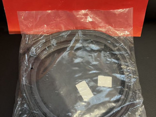 Уплотнитель левый Tesla Model Y Tesla Model Y 1 поколение 2020 - (2020 - 2025), внедорожник 5 дв., 1497677-00-B