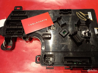 Блок бортовой (блок управления BCM) прав. Tesla Tesla Model 3 1 поколение 2017 - 2021 (2017 - 2021), седан, 12341