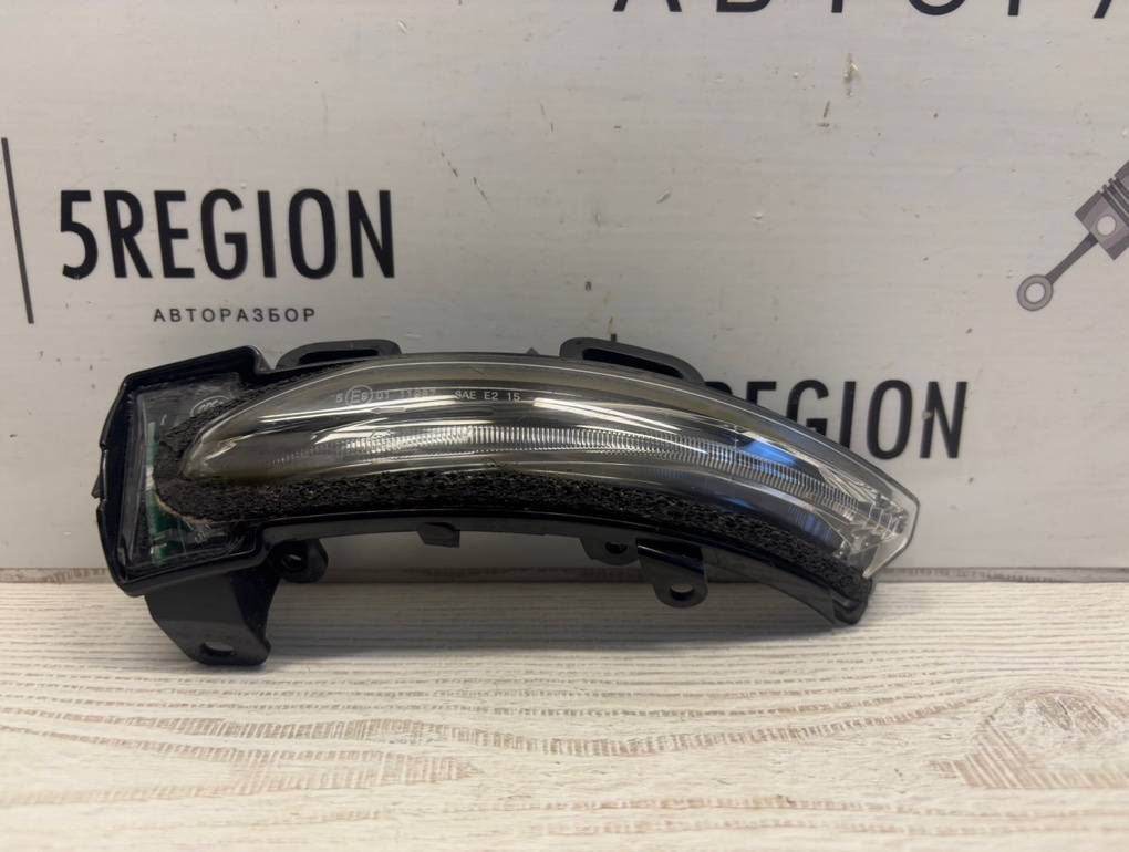 повторитель поворотов Alfa Romeo Giulia 2 поколение 952 2018, 2.0 л., бензин, АКПП, rosso red, седан, полный привод - фото №1