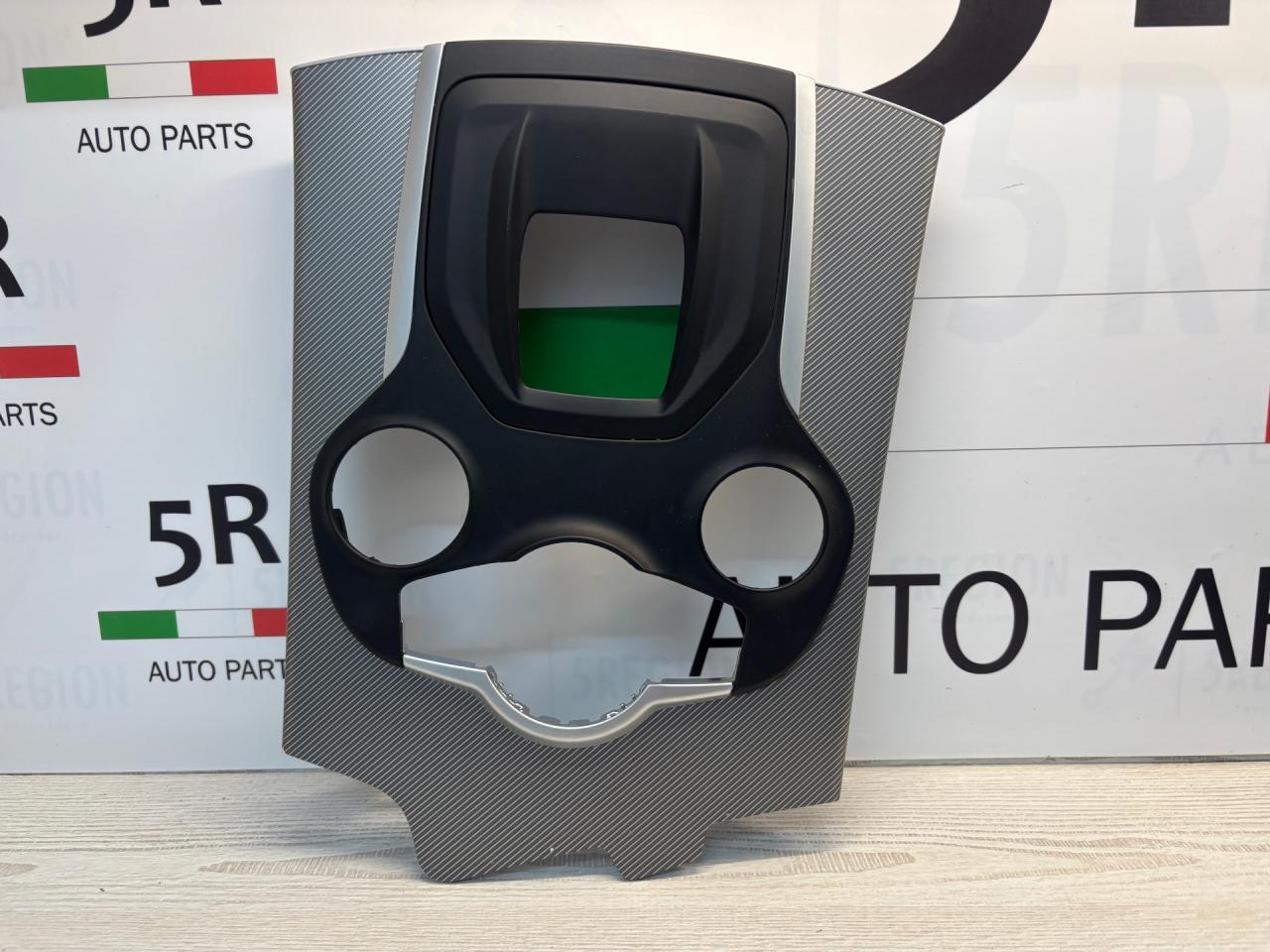 Декоративная накладка центральной консоли Alfa Romeo Stelvio 1 поколение 949 2018, 2.0 л., бензин, АКПП, внедорожник 5 дв., полный привод, 156114685 - фото №1