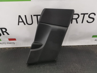 обшивка стойки центральной правой Maserati Levante 1 поколение [рестайлинг] M161 2023, 2.0 л., АКПП, внедорожник 5 дв., полный привод, правый руль, 670040375