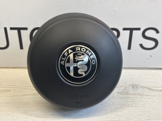 подушка безопасности водителя Alfa Romeo Giulia 2 поколение 952 2018, 2.0 л., бензин, АКПП, vesuvio gray metallic, седан, полный привод, 156135456