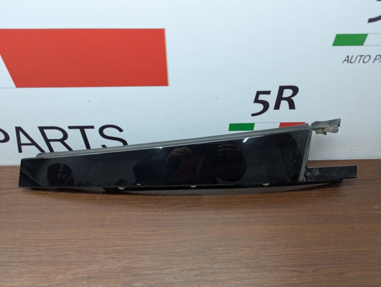 накладка двери (крышки) багажника Alfa Romeo Stelvio 1 поколение 949 2019, 2.0 л., бензин, АКПП, vesuvio gray metallic, внедорожник 5 дв., полный привод, правый руль, 156134614 - фото №1