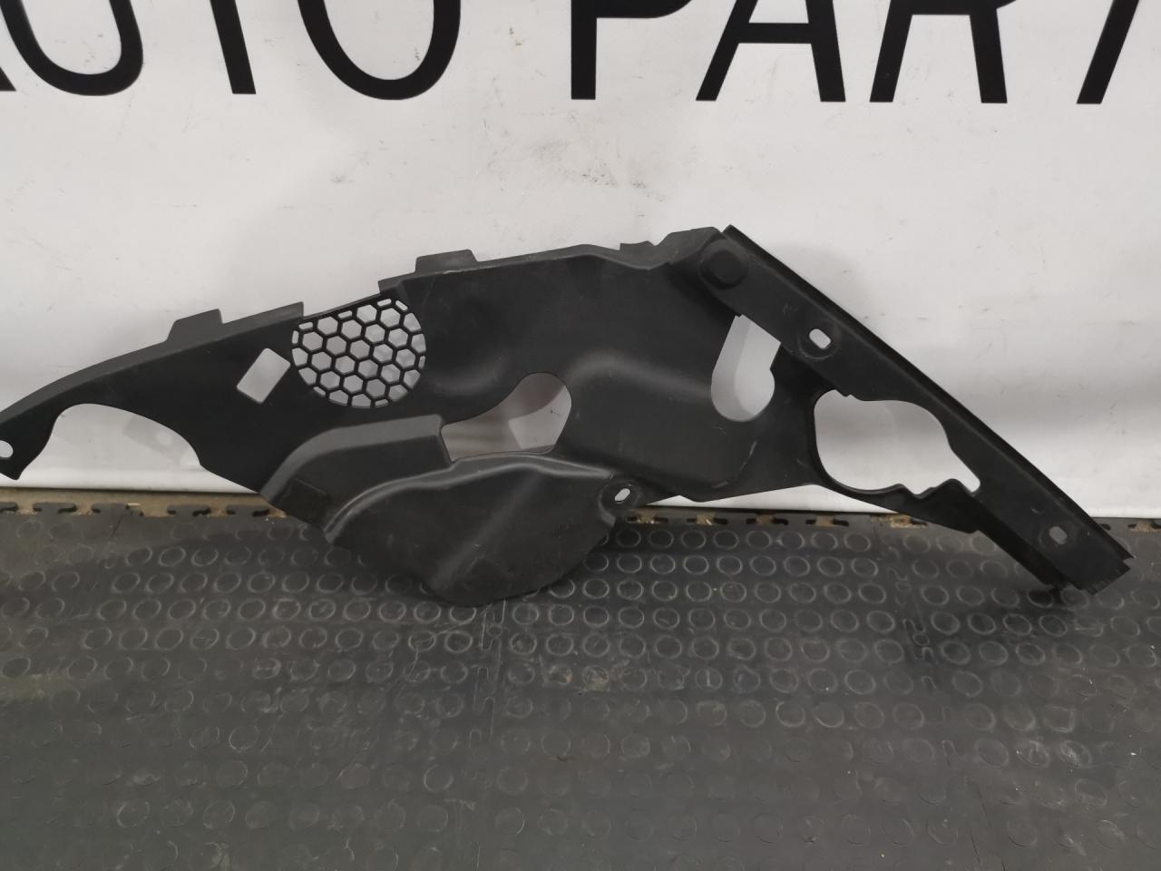 планка под капот BMW 3 серия G20 2019, 2.0 л., B48 B20 B, бензин, АКПП, portimao blau (c31), седан, задний привод, правый руль, 7499928, 51767499928 - фото №1