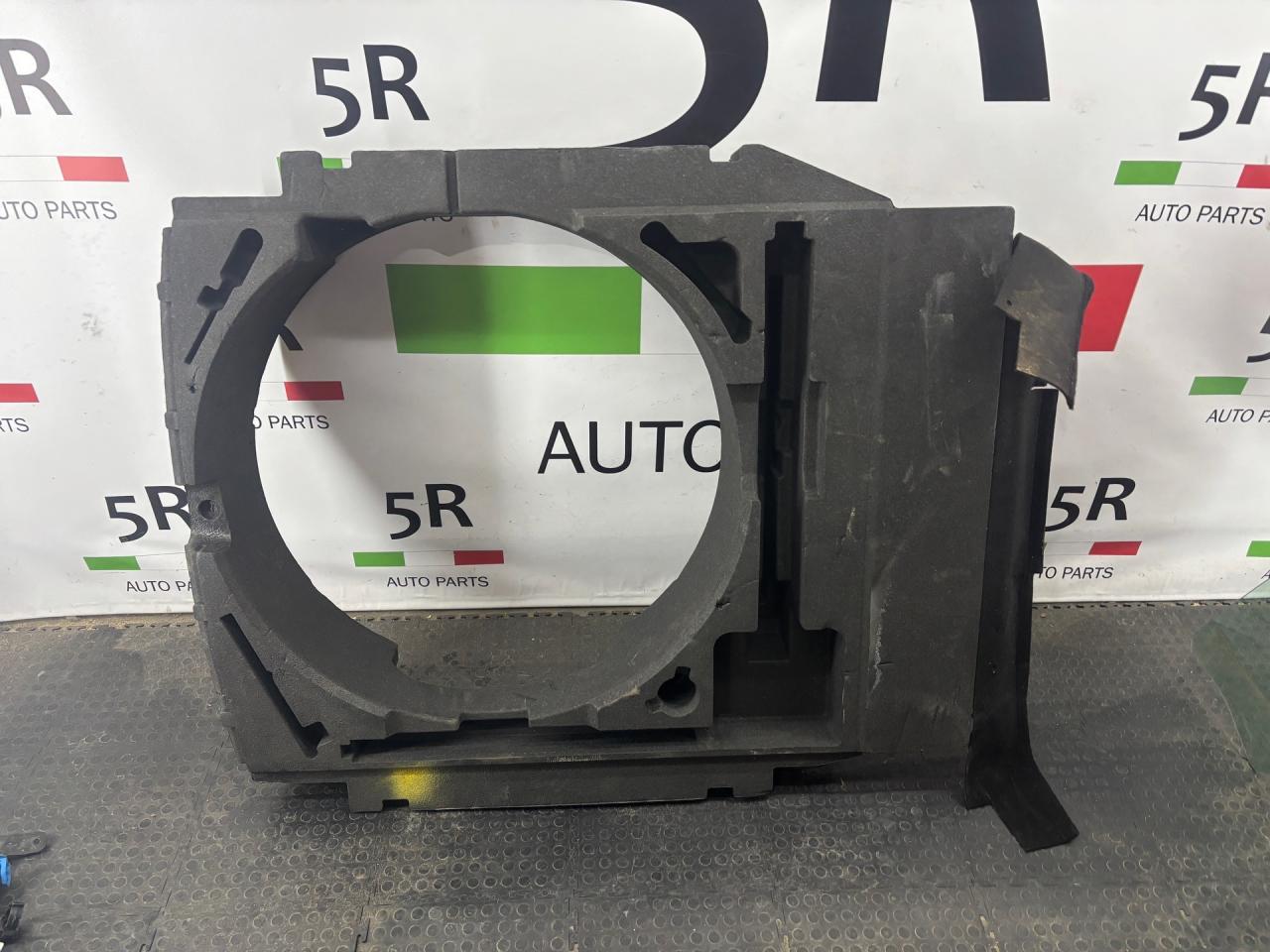 крепление запаски Alfa Romeo Stelvio 1 поколение 949 2019, 2.0 л., бензин, АКПП, vesuvio gray metallic, внедорожник 5 дв., полный привод, правый руль, 50564018 - фото №1