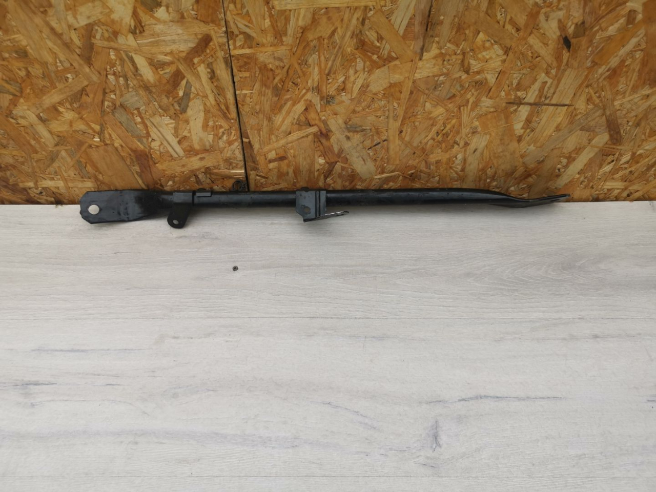 распорка стоек Alfa Romeo Stelvio 1 поколение 949 2019, 2.2 л., дизель, АКПП, внедорожник 5 дв., полный привод, правый руль - фото №1