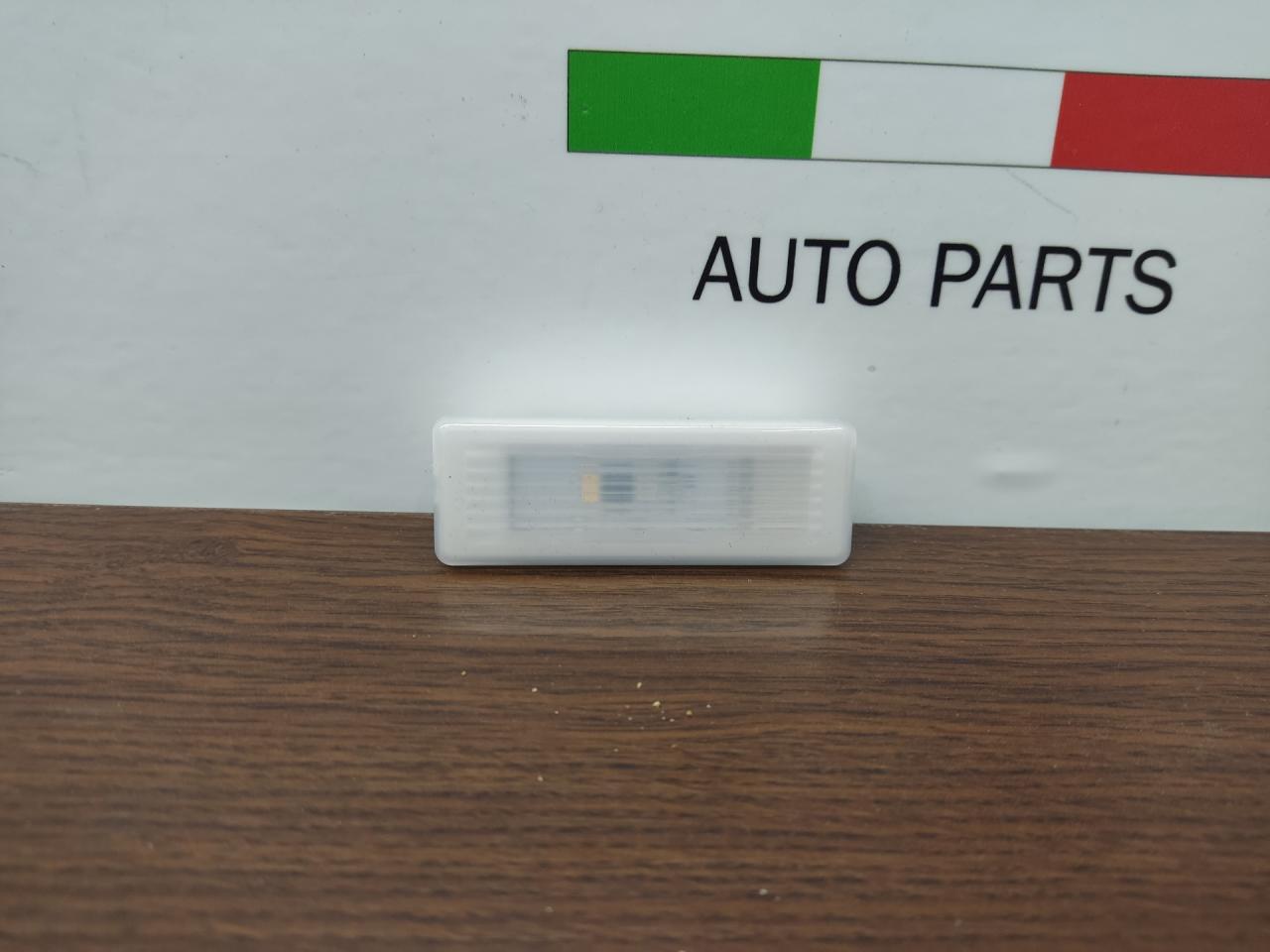 фонарь салона (плафон) BMW X3 G01 2020, 2.0 л., B47 D20 B, дизель, АКПП, a90, внедорожник 5 дв., полный привод, правый руль, 9458174 - фото №1