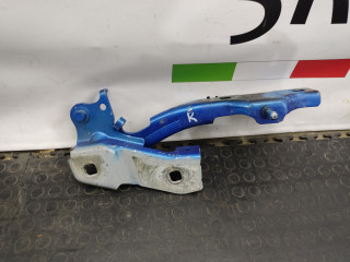 петля капота правая Alfa Romeo Giulia 2 поколение 952 2018, 2.0 л., бензин, АКПП, седан, задний привод, правый руль