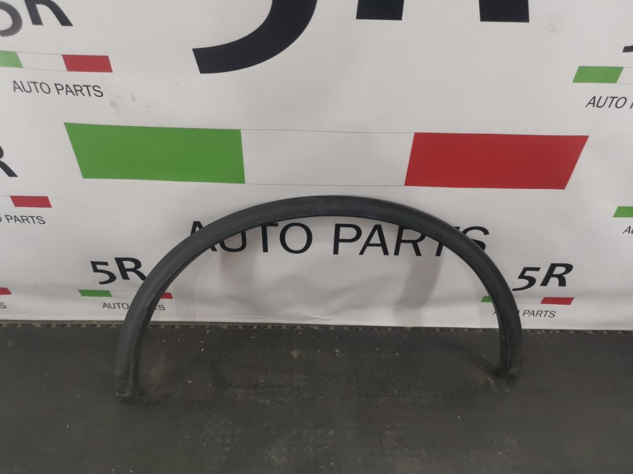 молдинг крыла заднего правого Alfa Romeo Stelvio 1 поколение 949 2019, 2.0 л., бензин, АКПП, rosso red, внедорожник 5 дв., полный привод, правый руль, 50549702 - фото №1