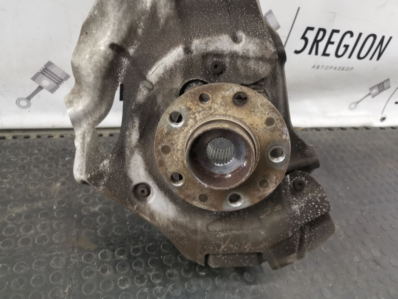 ступица передняя левая Alfa Romeo Stelvio 1 поколение 949 2019, 2.9 л., бензин, АКПП, rosso competizione, внедорожник 5 дв., полный привод, правый руль - фото №1