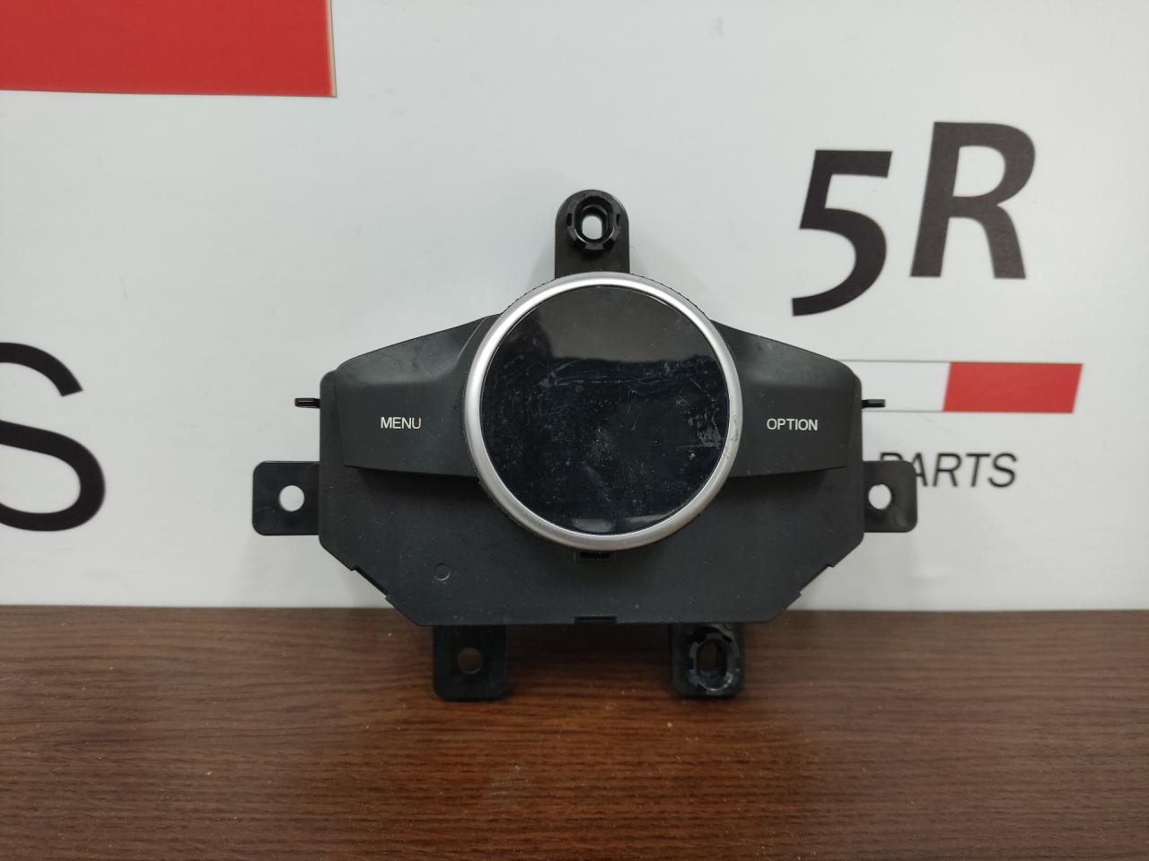 джойстик управления мультимедиа Alfa Romeo Stelvio 1 поколение 949 2018, 2.0 л., бензин, АКПП, vesuvio gray metallic, внедорожник 5 дв., полный привод, правый руль, 156130405, 156130442 - фото №1