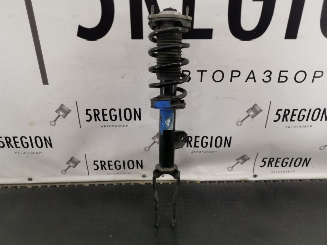 амортизатор передний правый Alfa Romeo Stelvio 1 поколение 949 2018, 2.0 л., бензин, АКПП, vesuvio gray metallic, внедорожник 5 дв., полный привод, правый руль - фото №1