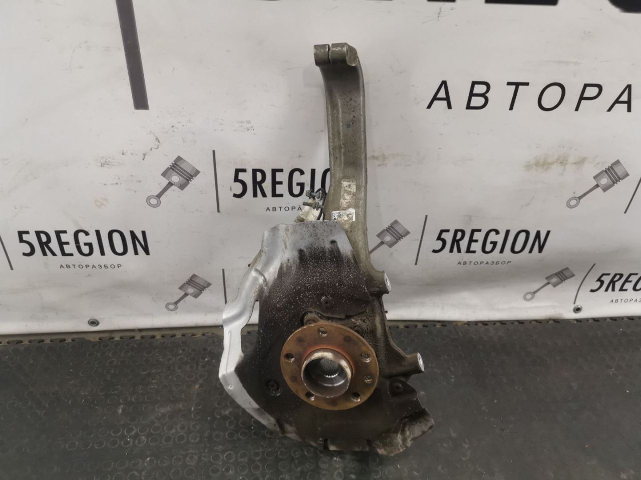 кулак поворотный левый Alfa Romeo Stelvio 1 поколение 949 2019, 2.2 л., дизель, АКПП, внедорожник 5 дв., полный привод, правый руль, 505415510 - фото №1