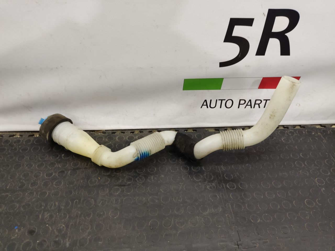 горловина бачка омывателя Alfa Romeo Giulia 2 поколение 952 2018, 2.0 л., бензин, АКПП, седан, задний привод, правый руль - фото №1